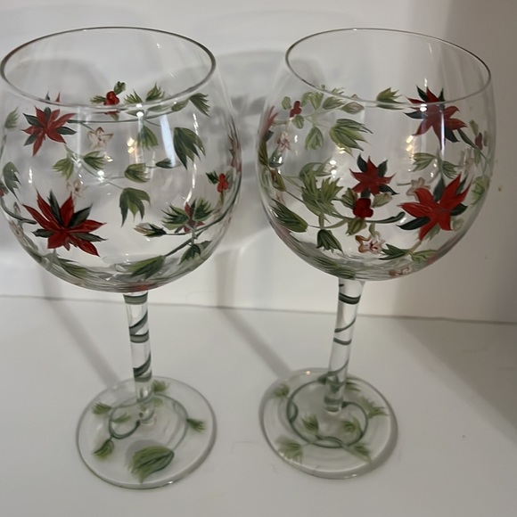 2 Hand Painted Red flowwers green stems Wine Glasses - Picture 8 of 8